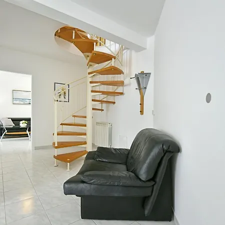 Gloria Apartment