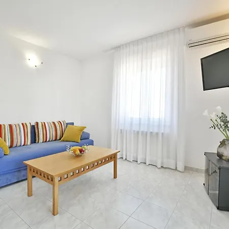 Apartment Gloria *
