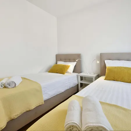 Gloria Apartment