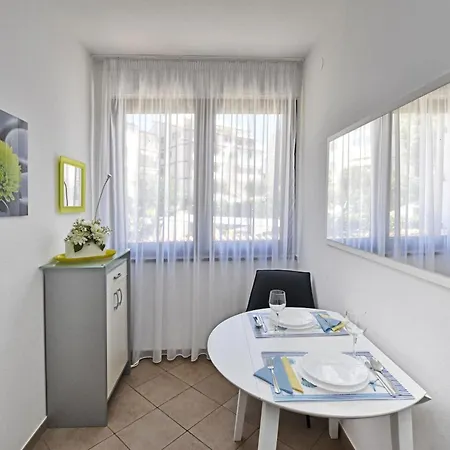 Apartment Gloria *