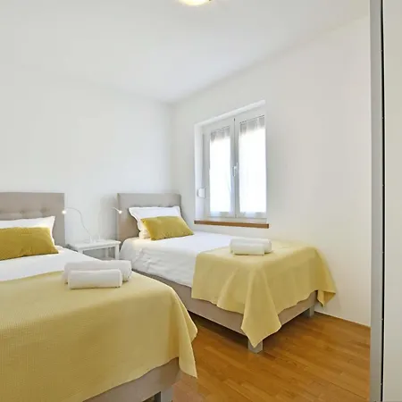 Apartment Gloria *